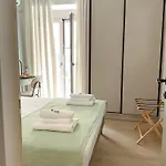 Casa 7 Urban 3 Bedroom Apartment *