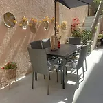 Casa 7 Urban 3 Bedroom Apartment *